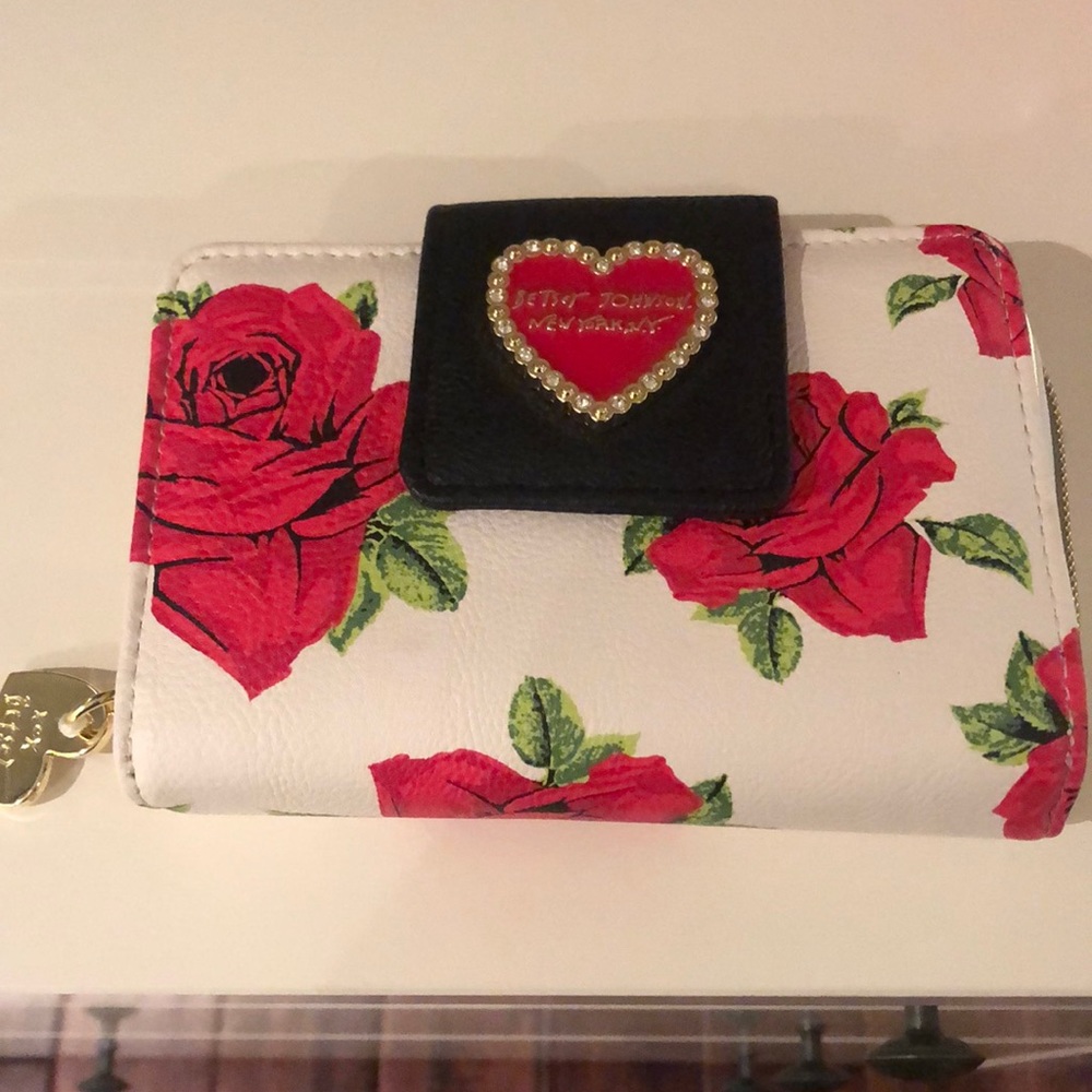 *NEW* Betsey Johnson Floral Wallet